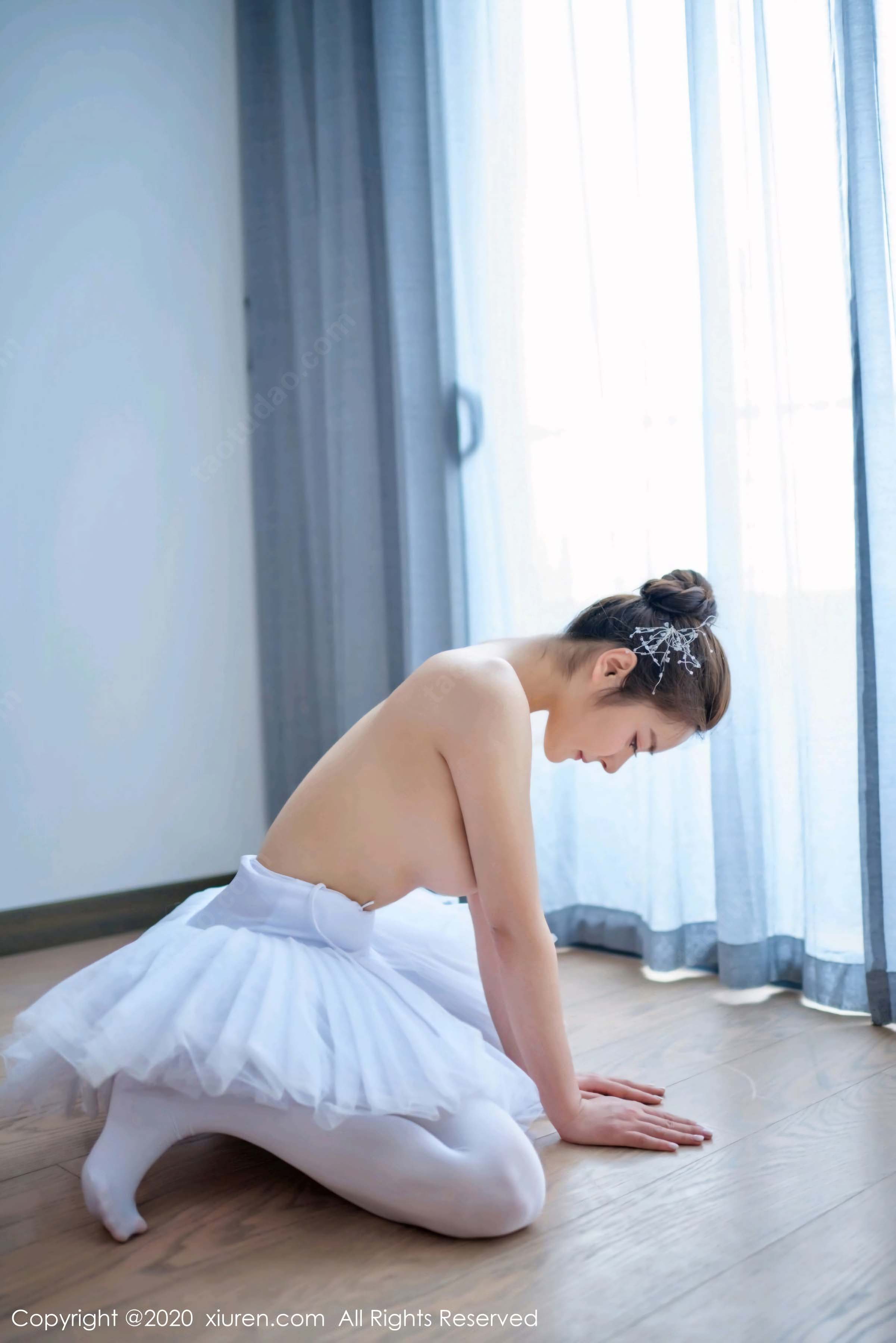 2020.09.15No.2560白露小猪性感写真插图2